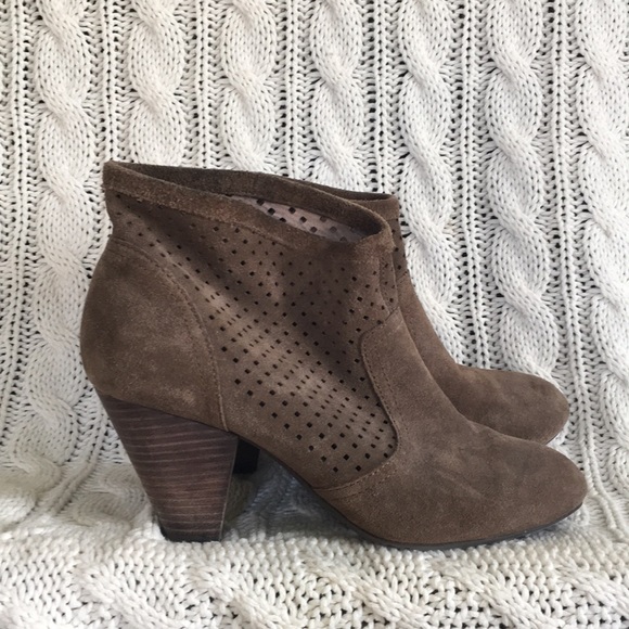 Jessica Simpson Booties - Picture 1 of 5